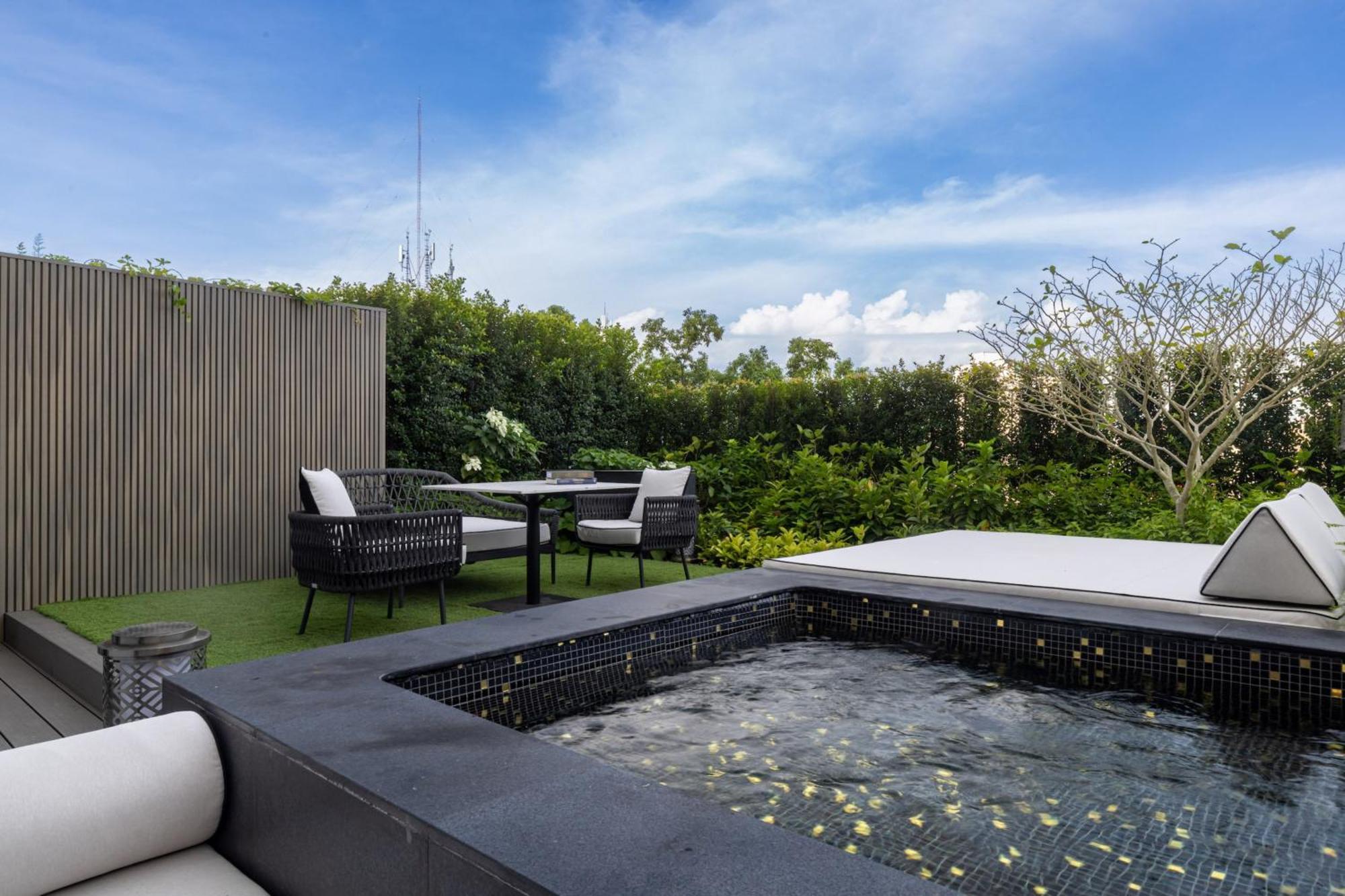 Hotel Intercontinental The Mae Ping 5*